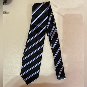 Kenneth Roberts Platinum Tie